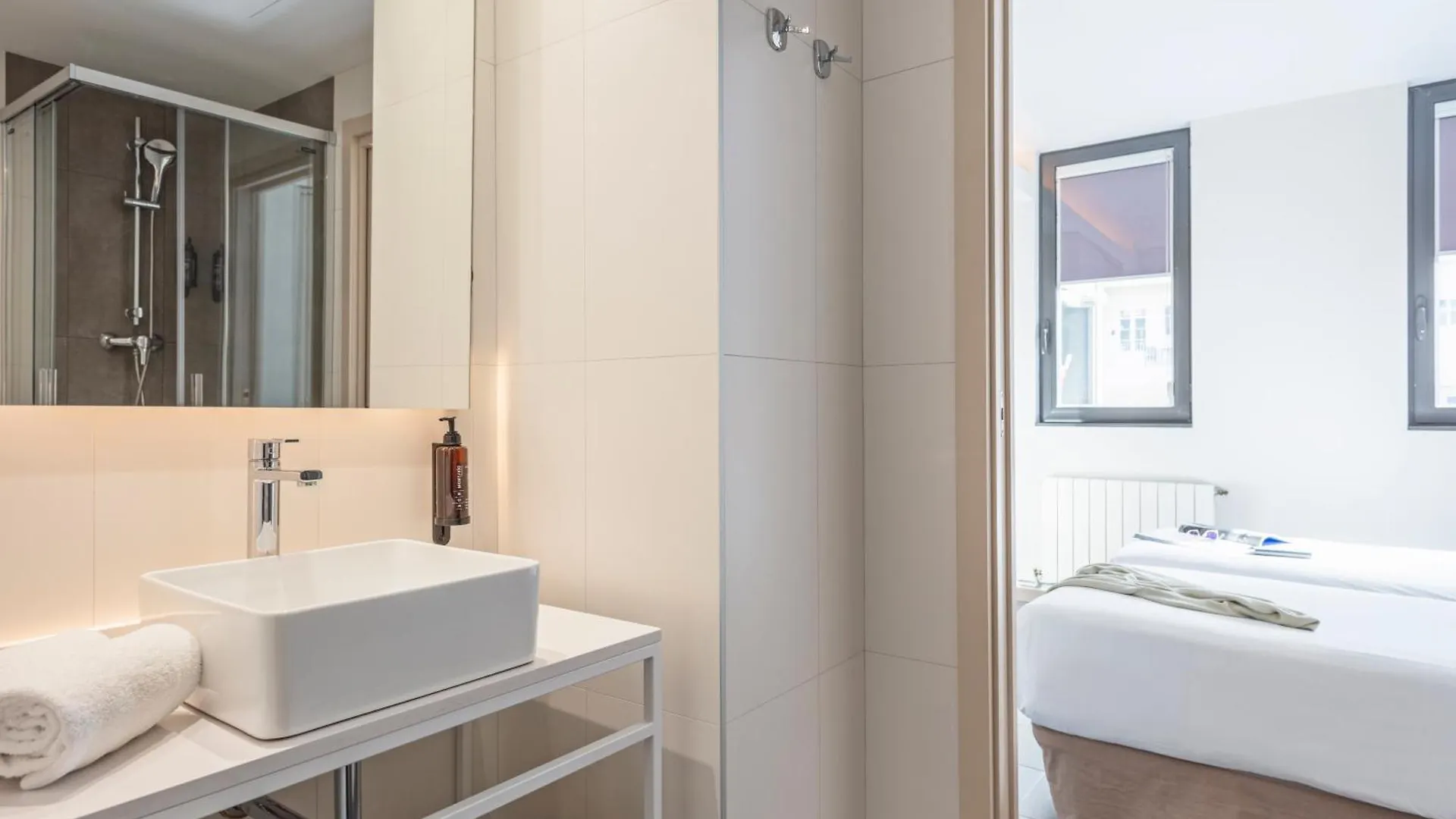 Aparthotel Bcn Montjuic Барселона 3*,